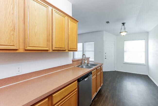 Building Photo - 101 Kennedy Dr