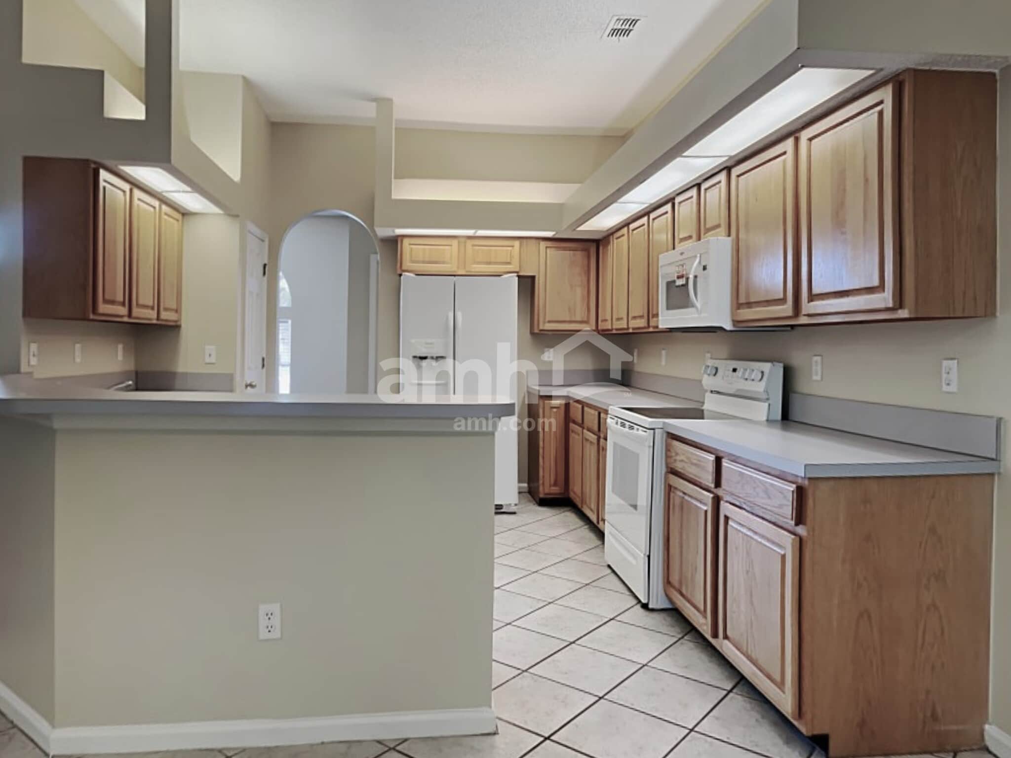 Building Photo - 357 Maplewood Dr