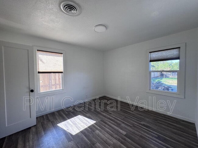 Building Photo - 2127 Inman Ave