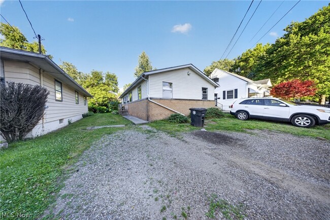 Building Photo - 1095 St Michaels Ave
