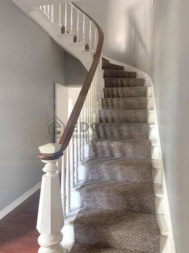 Building Photo - 731 Turner Ave NW