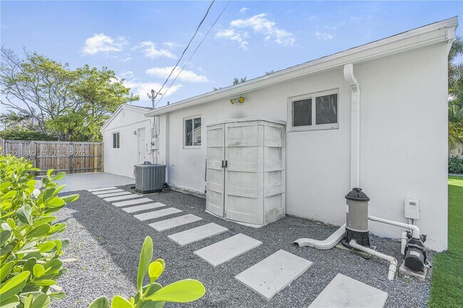 Building Photo - 1116 N 31st Ave