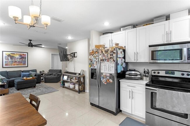 Building Photo - 4215 W Bay Vista Ave