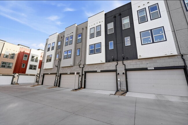 Building Photo - 2272 Old Rail Wy