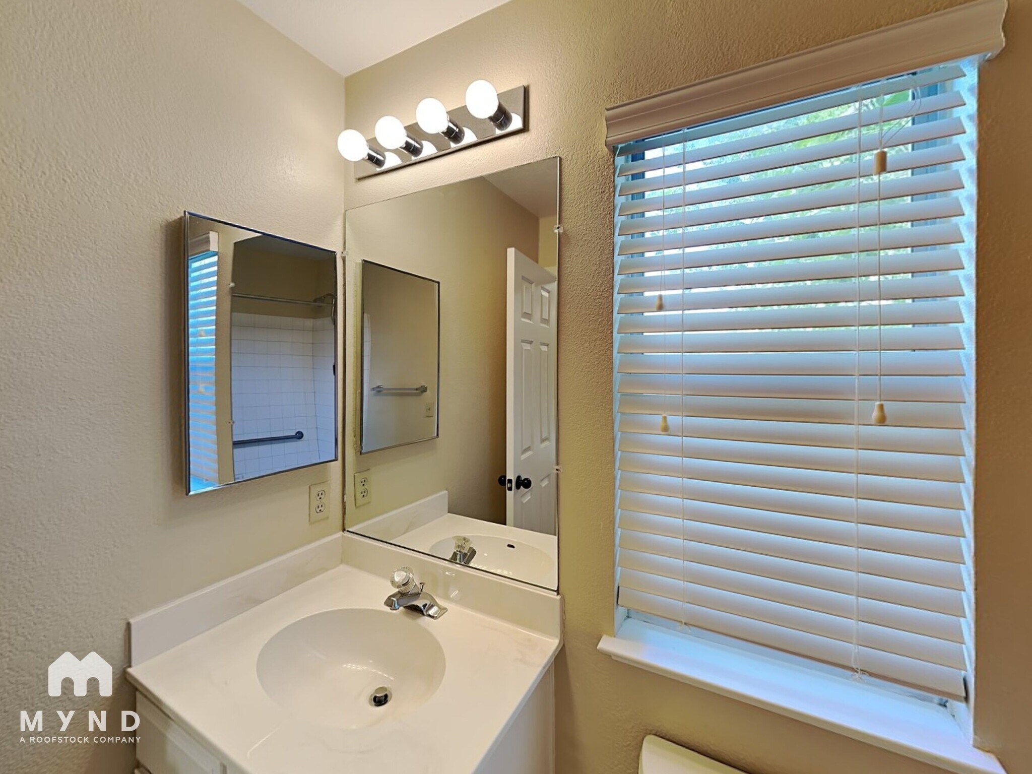 Building Photo - 4507 Highcrest Dr