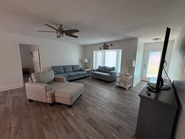 Building Photo - 6195 Pecan Rd