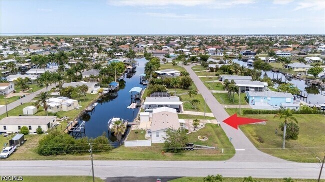 Building Photo - 701 Coral Dr