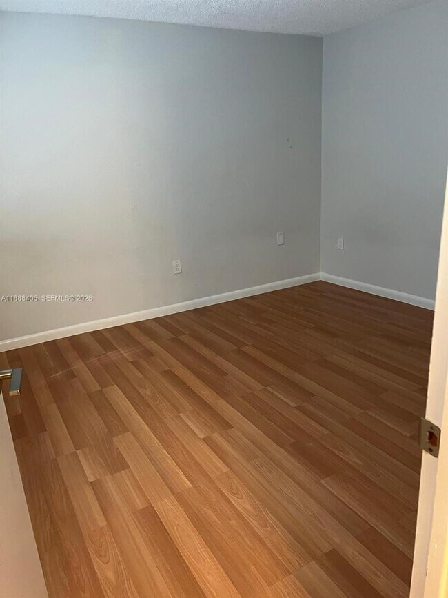 Building Photo - 1021 Mockingbird Ln