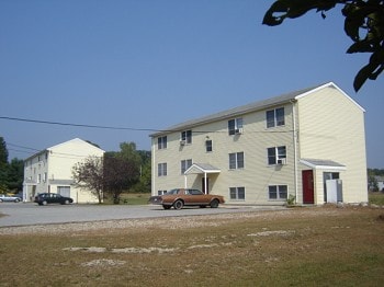 Primary Photo - 128 Charlton St