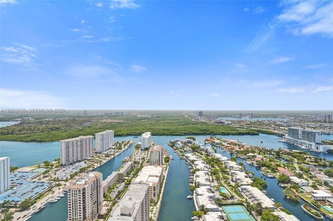 Building Photo - 16001 Collins Ave