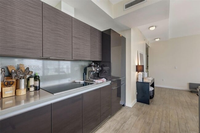 Building Photo - 1080 Brickell Ave