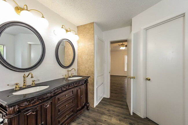 Building Photo - 7519 Branding Trail