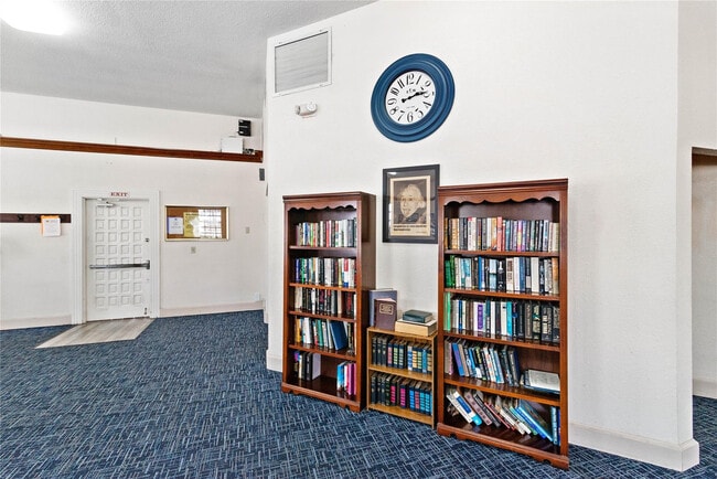 Building Photo - 2151 NE 68th St