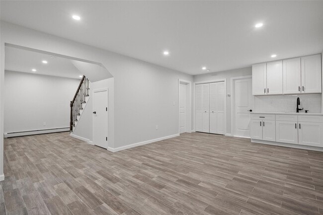 Building Photo - 377 Jeffrey Pl