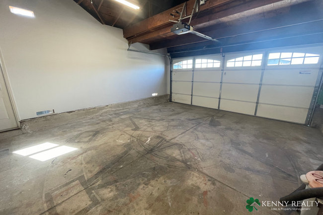 Building Photo - Fully Remodeled 3 Bedroom Home in Sunshine...