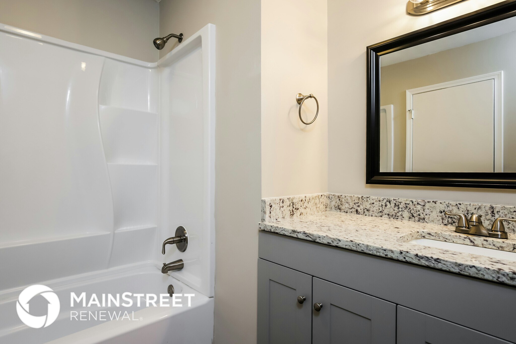 Building Photo - 258 Shallowbrook Dr