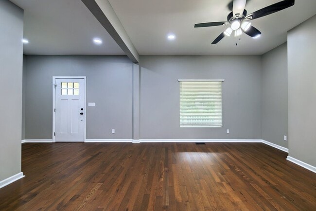 Building Photo - North Campus OSU Renovated Single Family H...