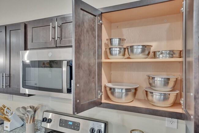 Building Photo - 541 New S Dr