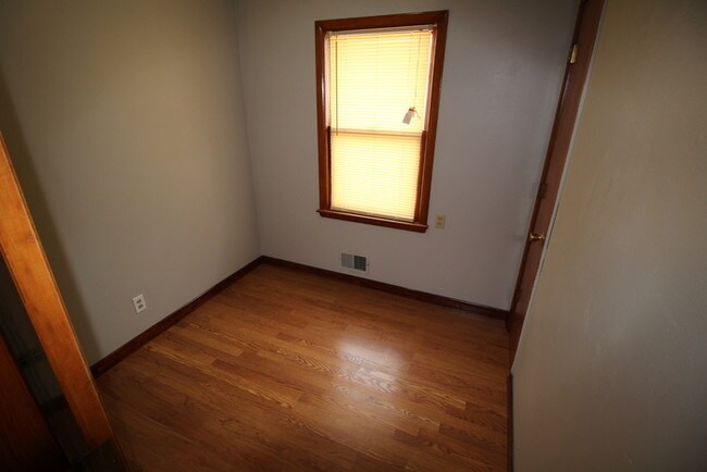 Building Photo - 3 bedroom house with basement