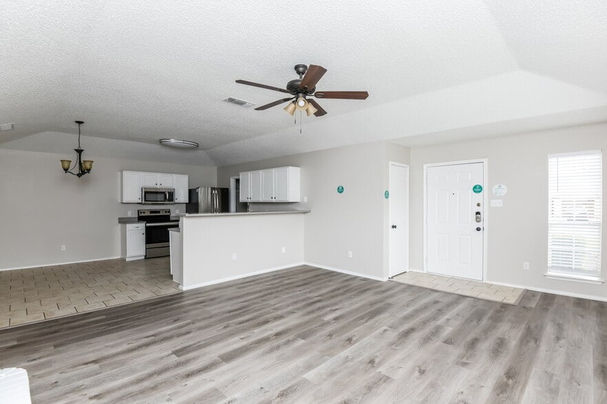 Building Photo - 1504 Woodhall Way