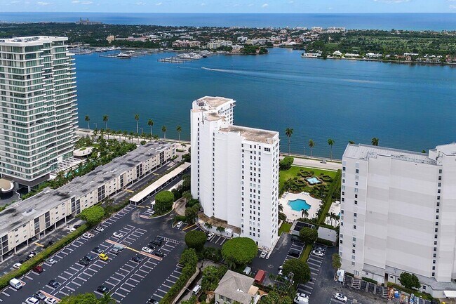 Building Photo - 1701 S Flagler Dr