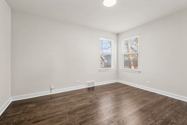 Building Photo - 141 N Peck Ave