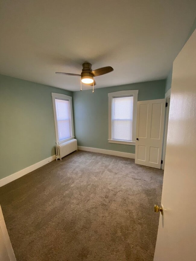 Building Photo - Beautiful Three Bedroom Townhouse in Northwest Lancaster City!