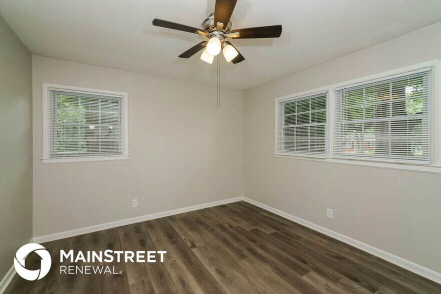 Building Photo - 9211 Aristides Dr
