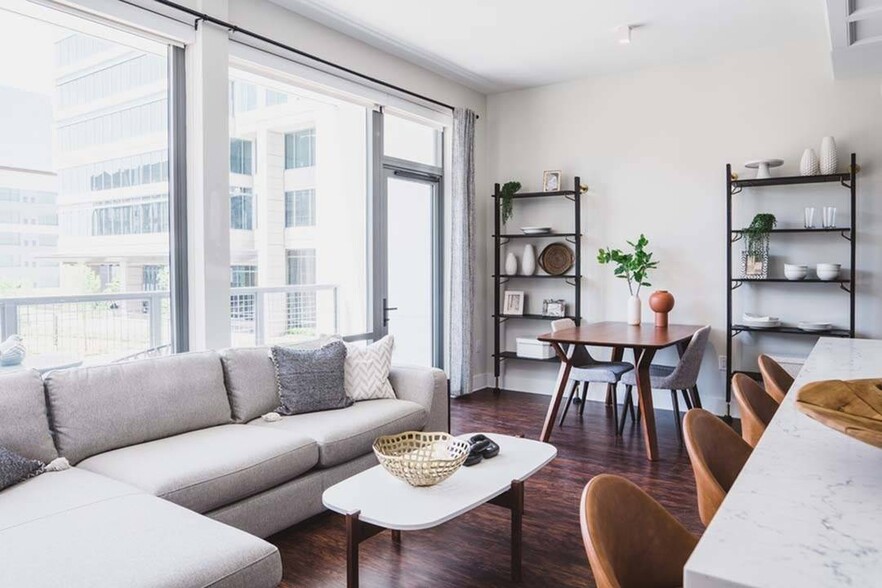 From stunning studios to premium penthouses with private rooftop patios, our range of floor plans ensures there are no wrong choices for your new home in Buckhead. Imagine the possibilities with Modera Old Ivy. - Modera Old Ivy