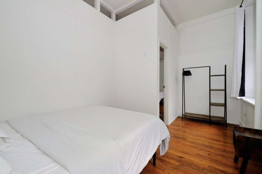 Building Photo - 649 9th Ave