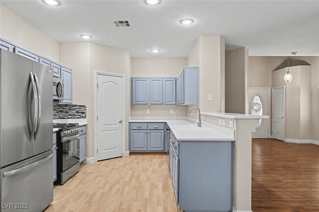 Building Photo - 1123 Aldenwood Ave