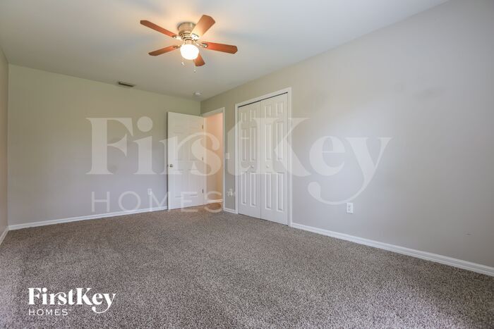 Building Photo - 2957 Wenona Dr