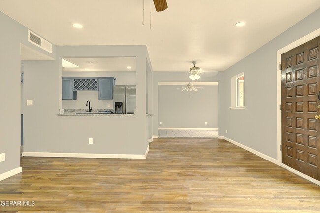 Building Photo - 4309 Mobile Ave