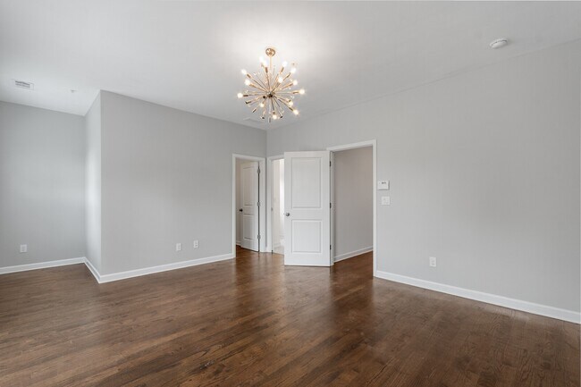 Building Photo - 1260 Lullwater Park Cir