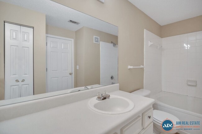 Building Photo - Charming Top-Floor Villa in The Reserve at...