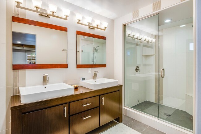 Building Photo - Contemporary East Manhattan Home