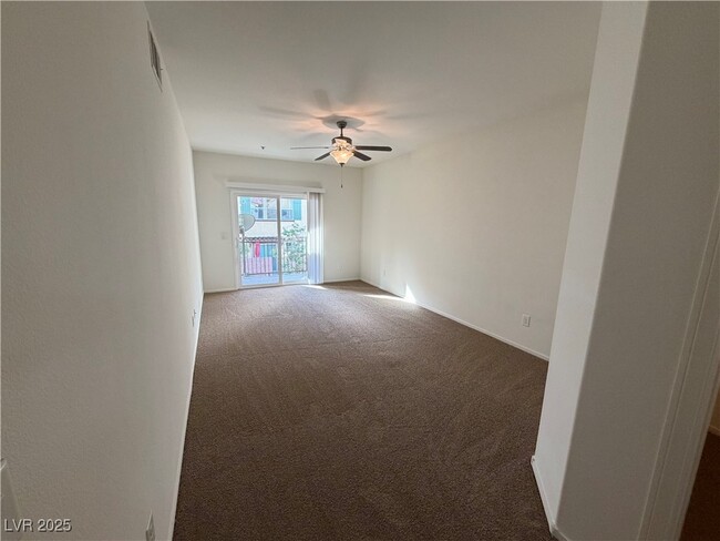 Building Photo - 50 Aura de Blanco St