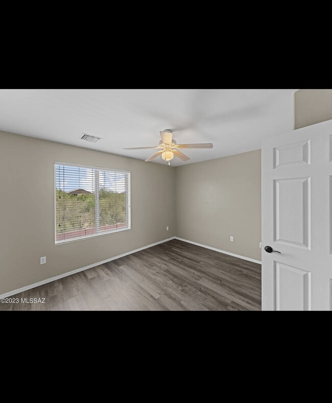 Building Photo - 878 W Placita El Cauce Rico