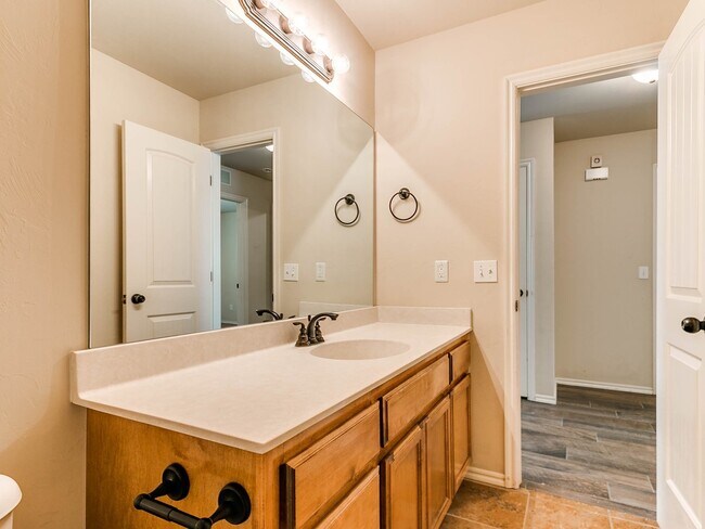 Building Photo - 3 Bed/2 Bath in Sonador of Montague Subdivision - Deer Creek Schools