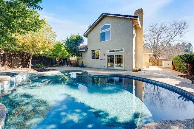 Building Photo - 3 Bedroom Folsom Home with Updated Kitchen, Pool and 3-Car Garage!