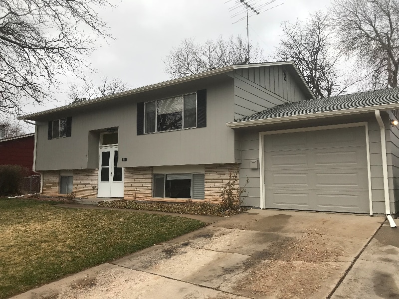 Building Photo - 1121 Ponderosa Dr