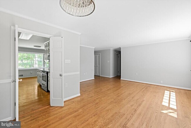 Building Photo - 39225 Foxhill Rd