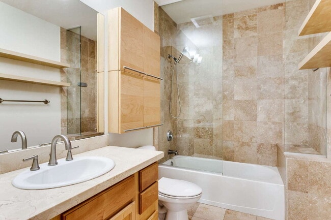 Building Photo - 1-Bedroom luxury Condo at The Tower in Downtown Fort Worth