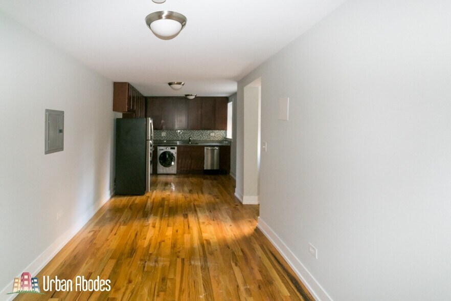 Building Photo - 566 W Arlington Pl