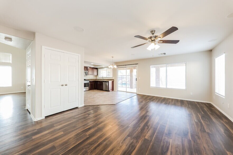 Building Photo - 13836 N 156th Ln