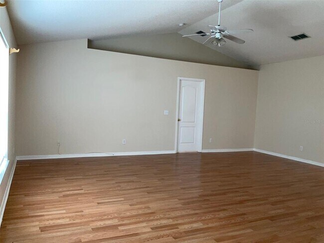 Building Photo - 1392 Willow Wind Dr