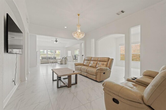 Building Photo - 9003 Creeks Gate Ct