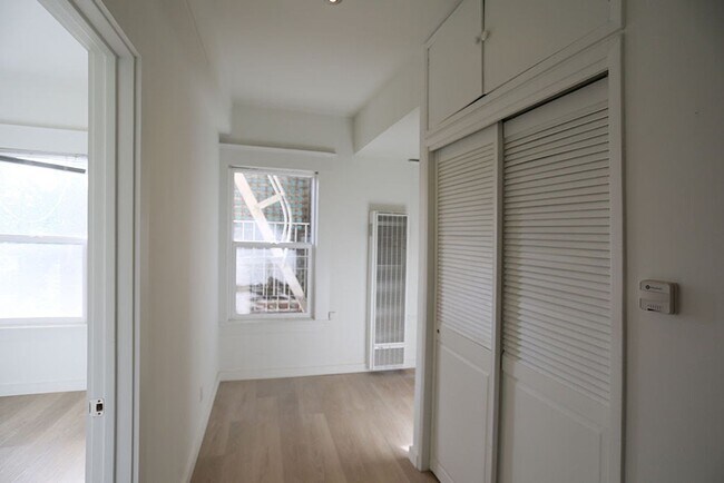 Building Photo - 2131 Fillmore St