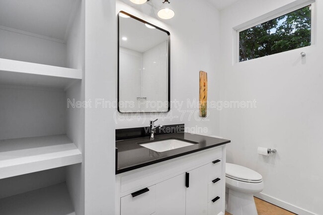 Building Photo - 581 Hazel St