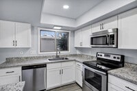 Building Photo - 14 E Hermosa Dr